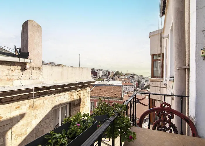Modern Apartment With Stylish Interior In Beyoglu