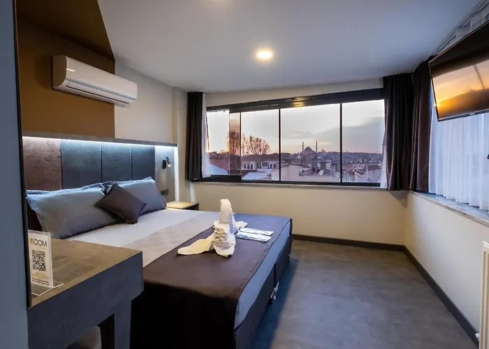 The Queen Hotel