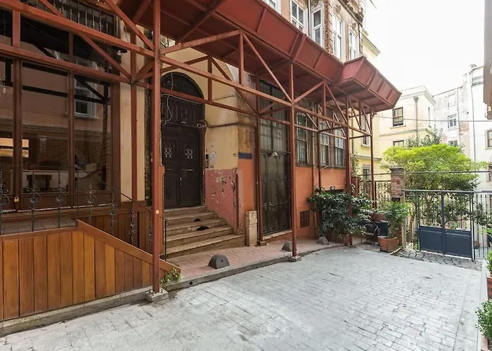 Historical, Comfy 2+1 Apartment