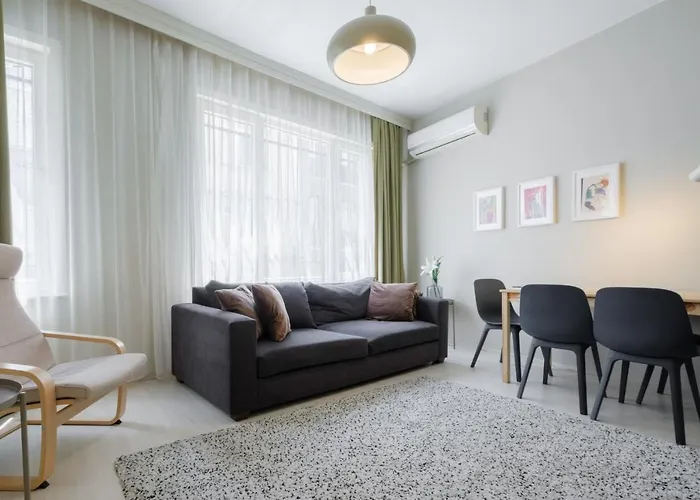 Centrally Located Chic Flat Near Macka Park