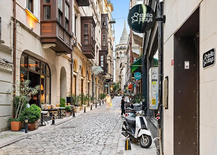 Stella Stays Istanbul Galata