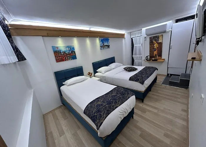 Seven Rooms Oldcity Hotel