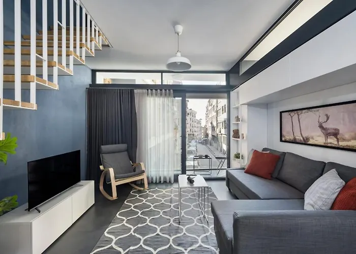 Brand New Central Modern Loft Smart Design! #144