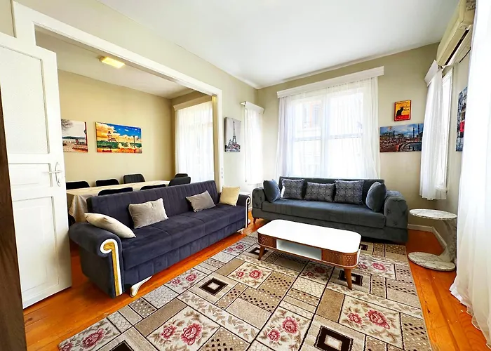 Hkn Home Large Four-Bedroom House In A Central Location2