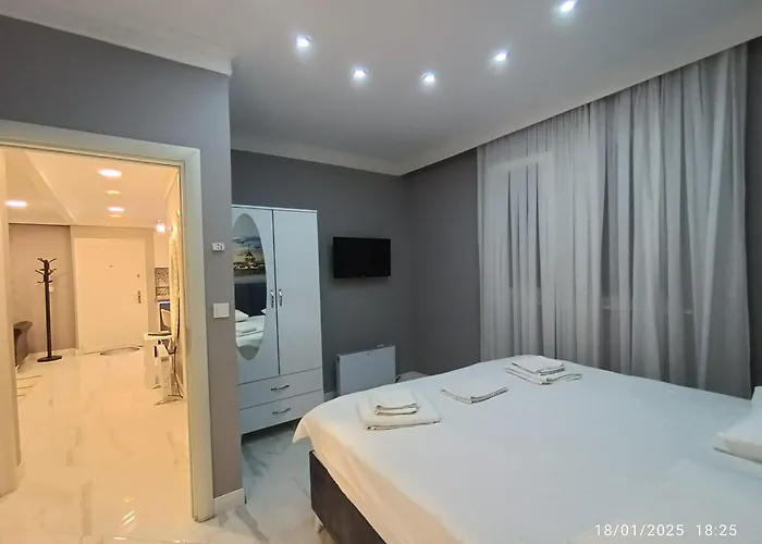 Little Palace Blue Apartment