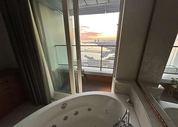 Magnificent High Floor Suite With Private Jacuzzi