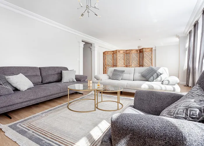 Chic Spacious 4Br With Lift On Main Street 2M Metro