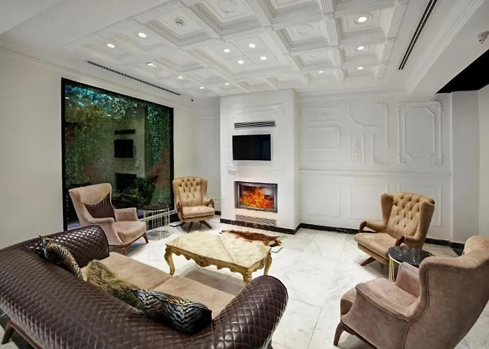 White Monarch Hotel