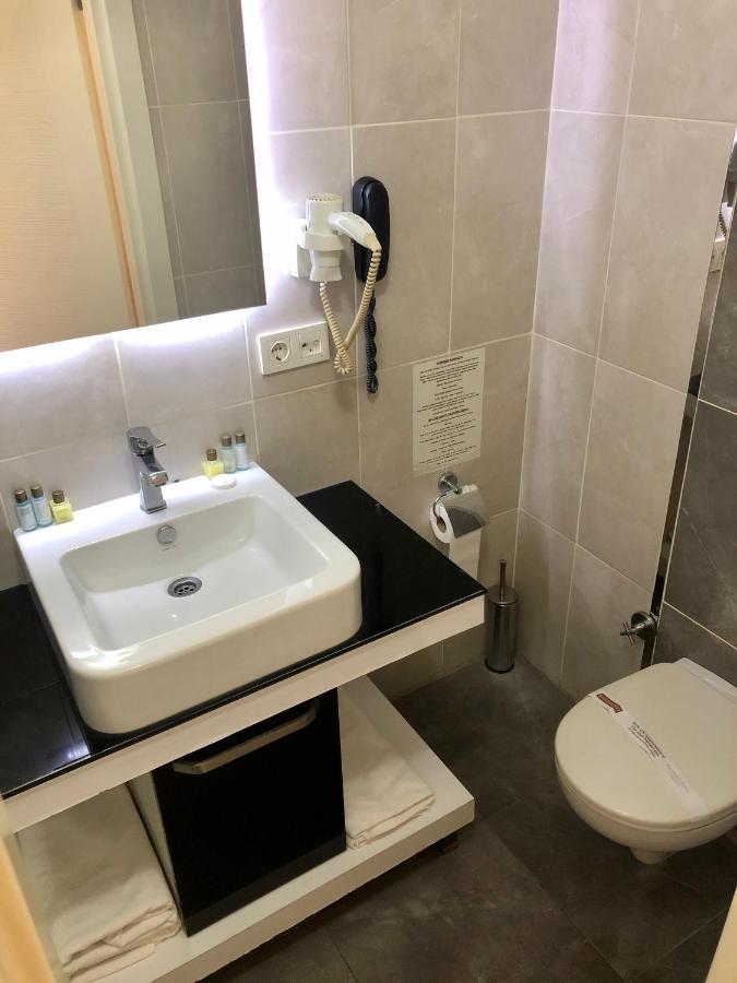 Era Palace Hotel 2*