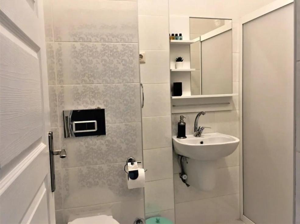 Istanberry - Happy Economy Apartment *