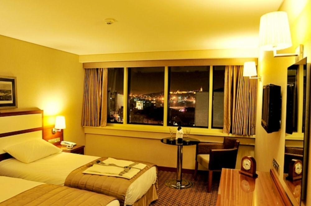 Golden Hotel 4*