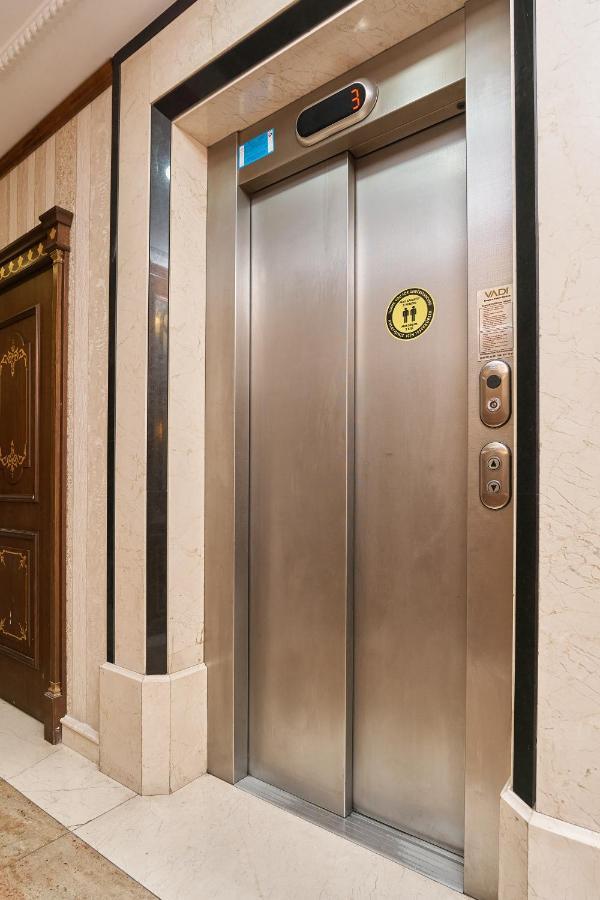 Hotel Western Empire Palace &