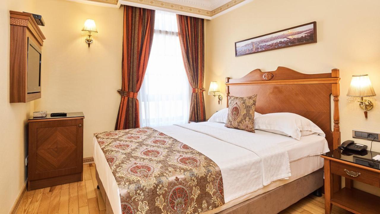 Western Empire Palace & Hotel 4*