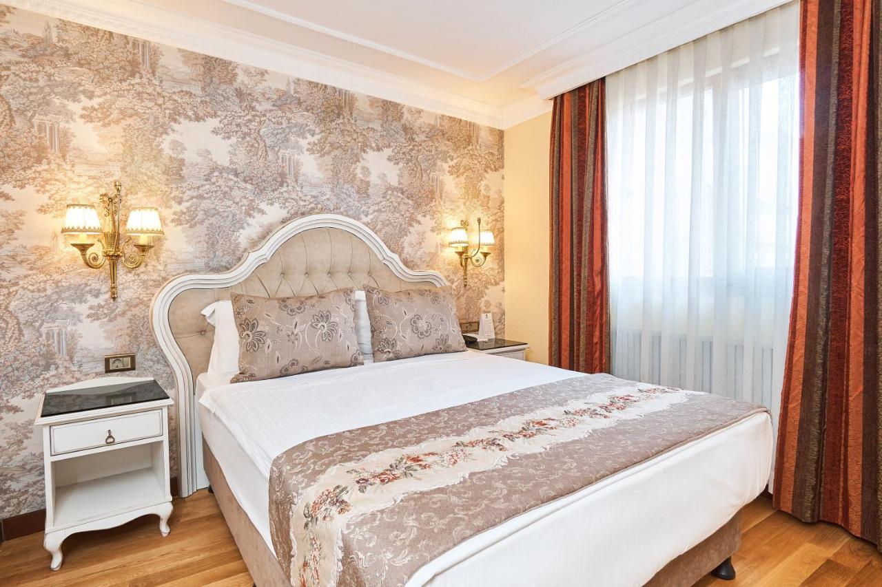 Western Empire Palace & 4*