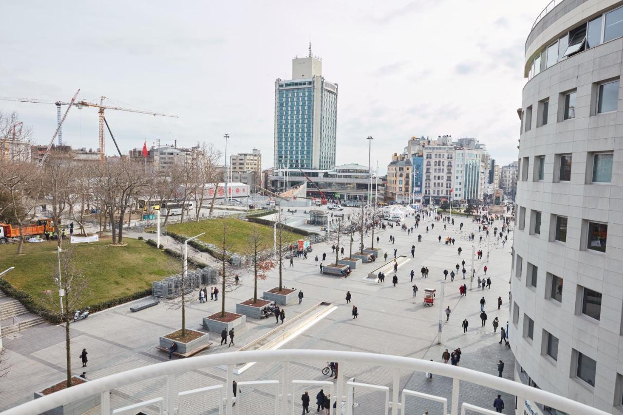 Great View Of Taksim Square, Luxury Furnished On Main Street Of Taksim, Partial Sea View Daire İstanbul