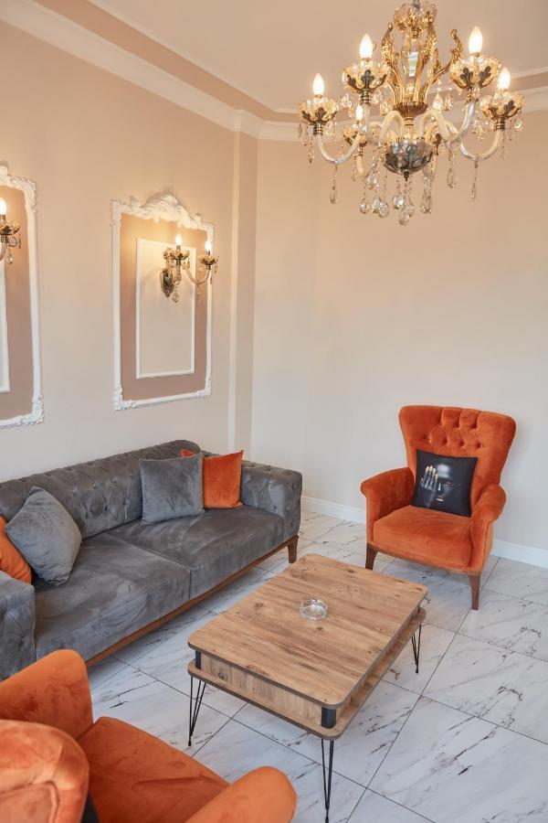 Great View Of Taksim Square, Luxury Furnished On Main Street Of Taksim, Partial Sea View Daire