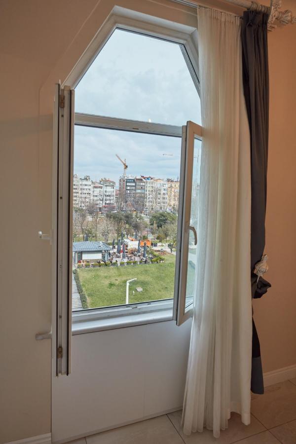 Daire Great View Of Taksim Square, Luxury Furnished On Main Street Of Taksim, Partial Sea View