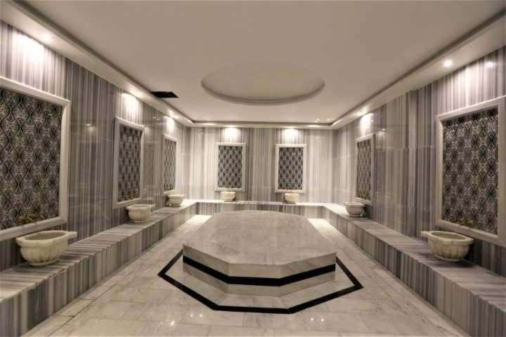 Hotel Mister & 4*