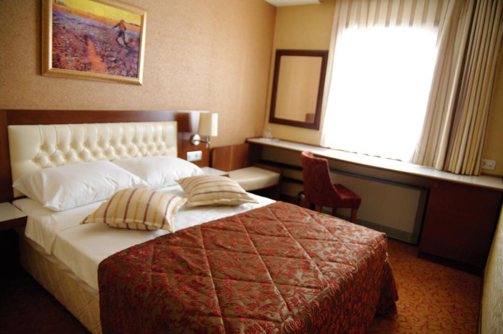 Yuksel Hotel