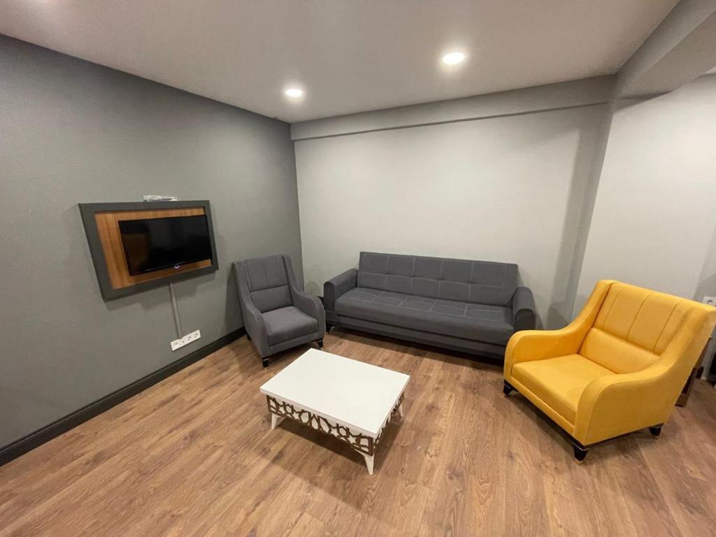 Almin Aparthotel *