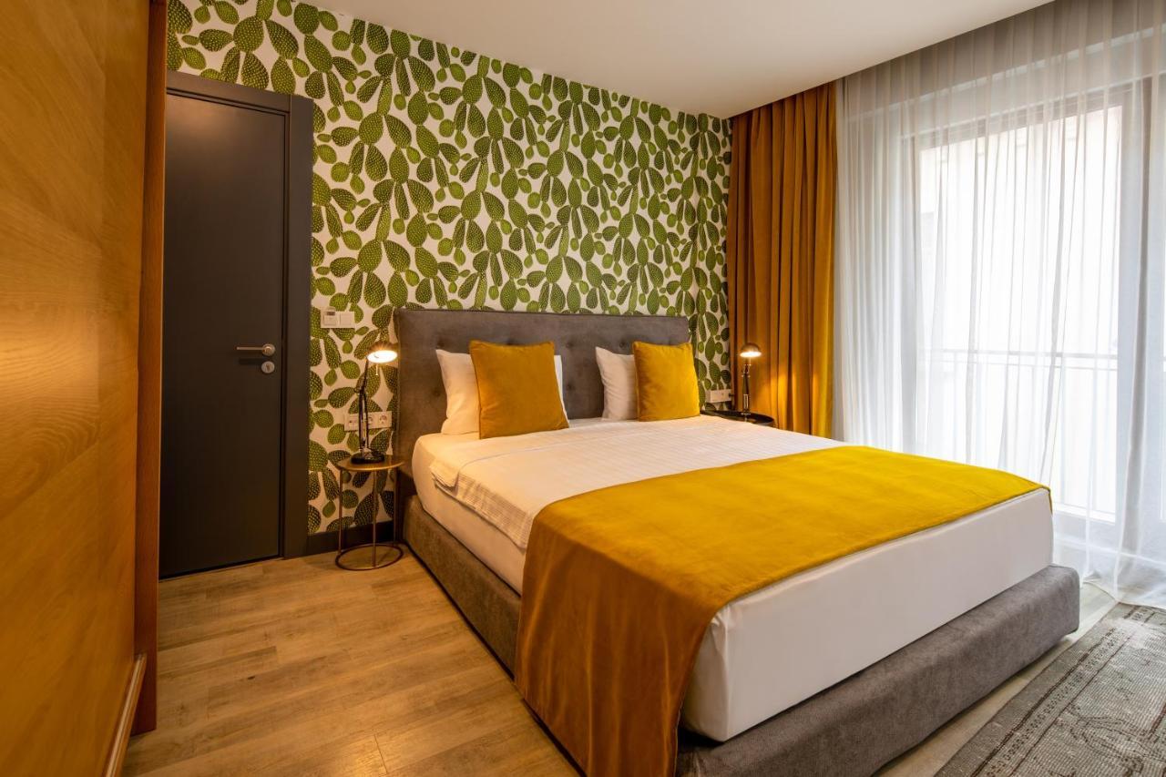 Hotel Parrot