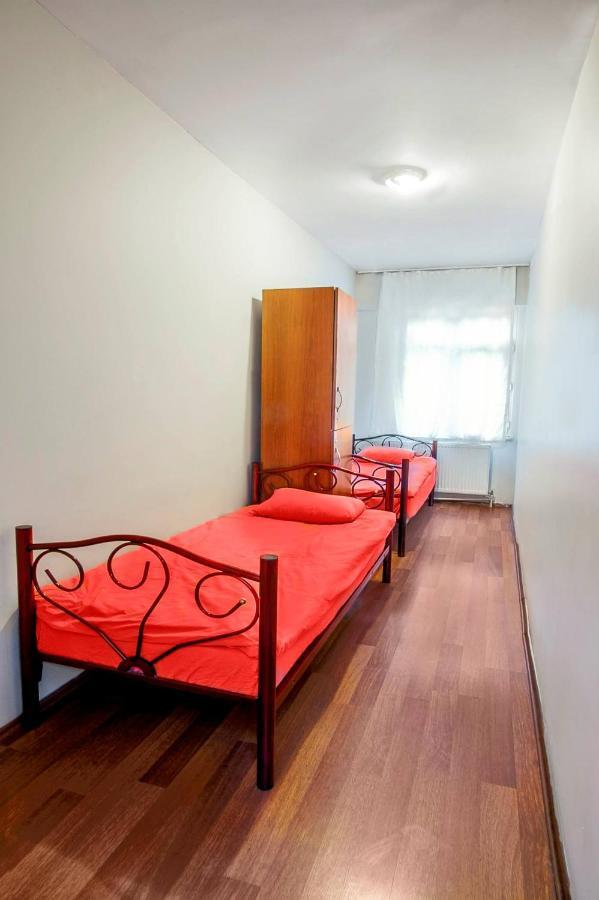 Goekce - Only Men Hostel *