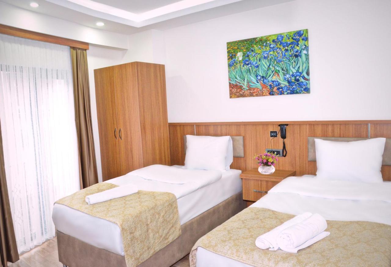 Otel La Sera 2*