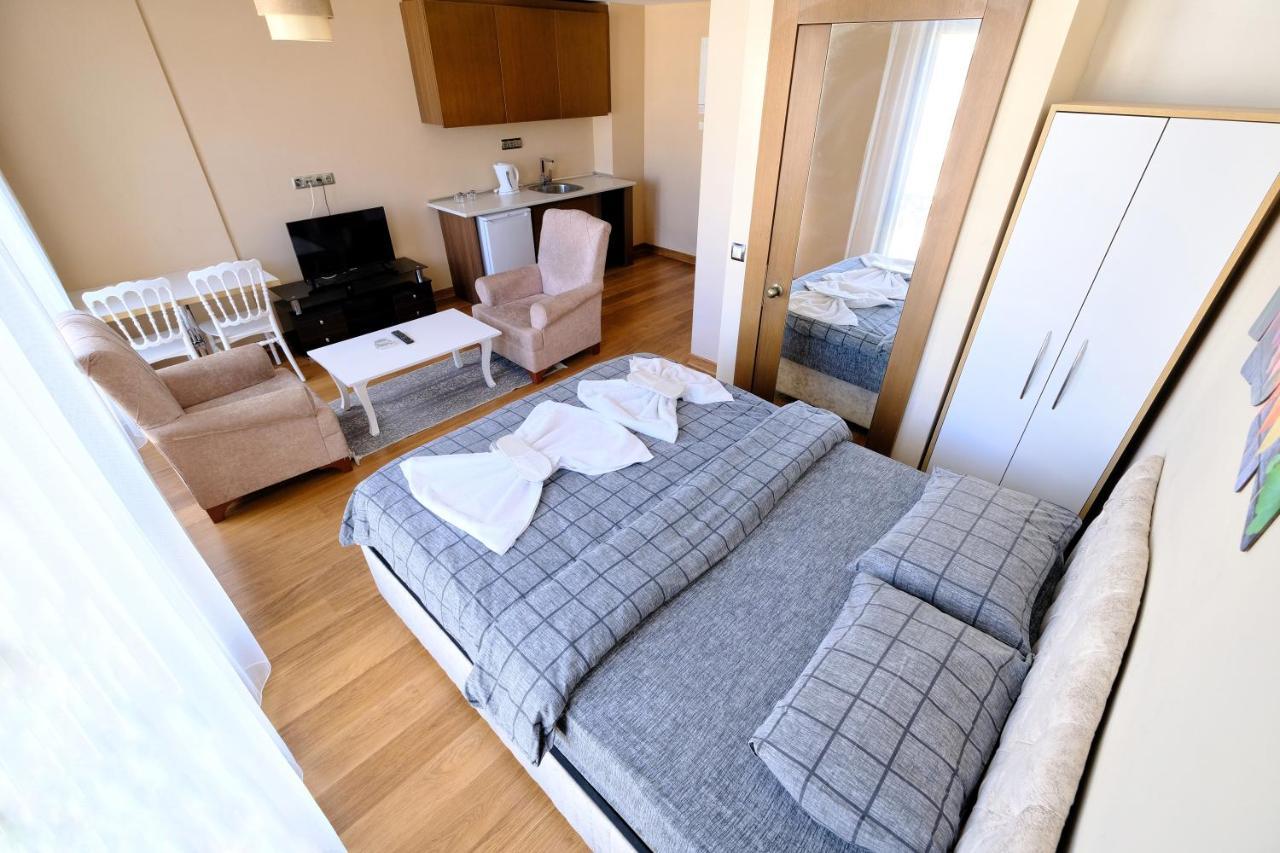 Hotel Houses Saw 3*