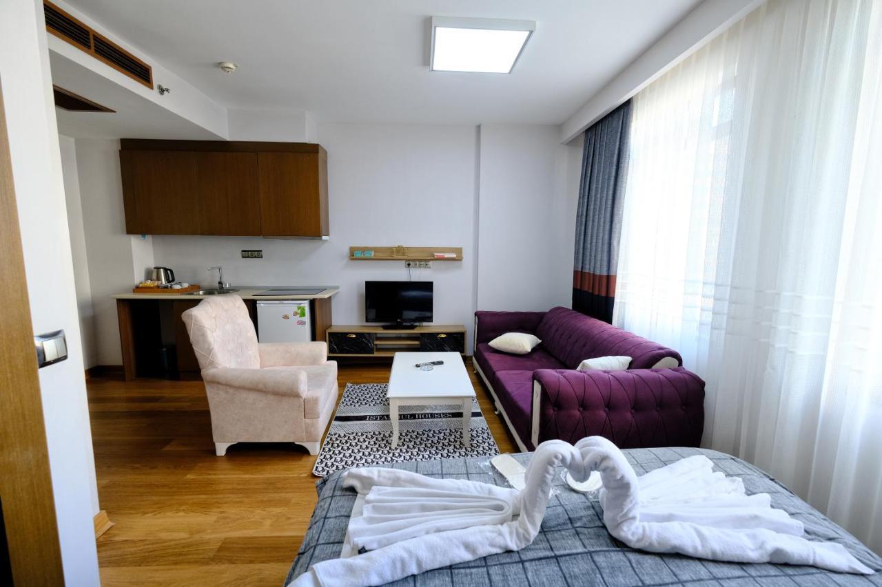 Hotel Houses Saw 3*