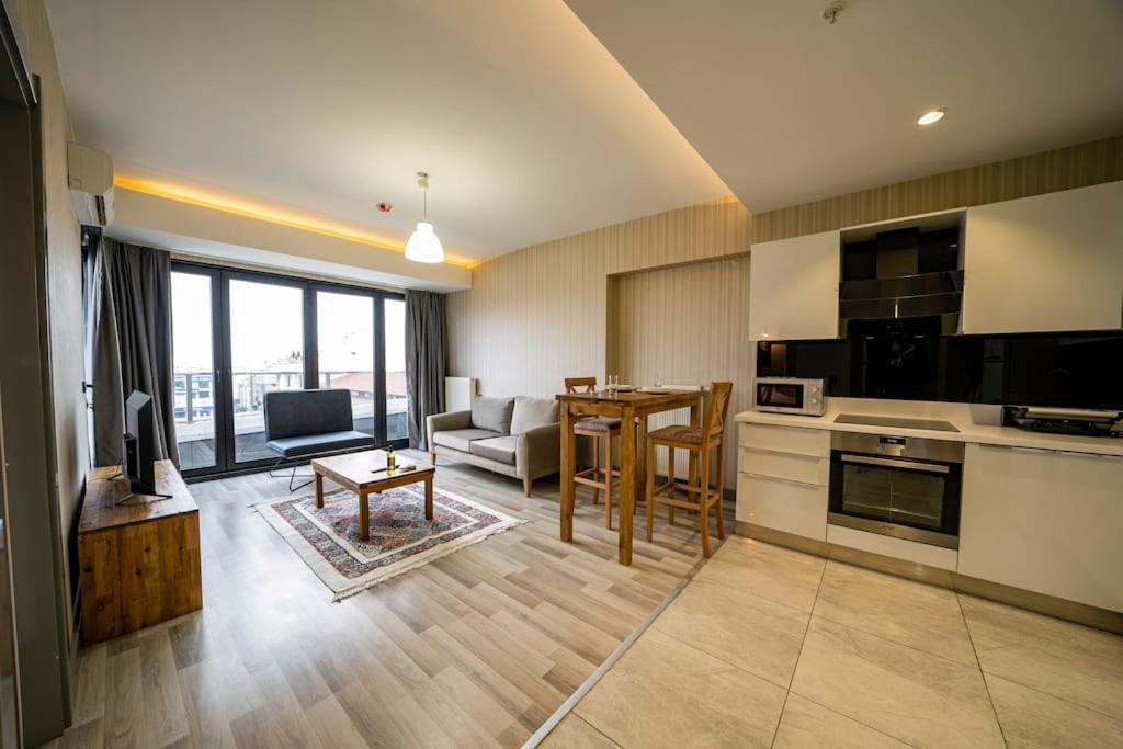 Apartment Allure Towers 77 *