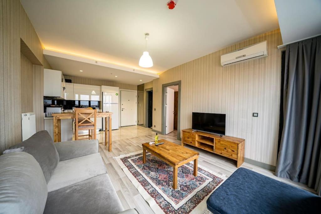 Apartment Allure Towers 77