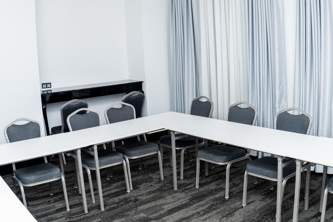 Business Life Bakirkoey Hotel