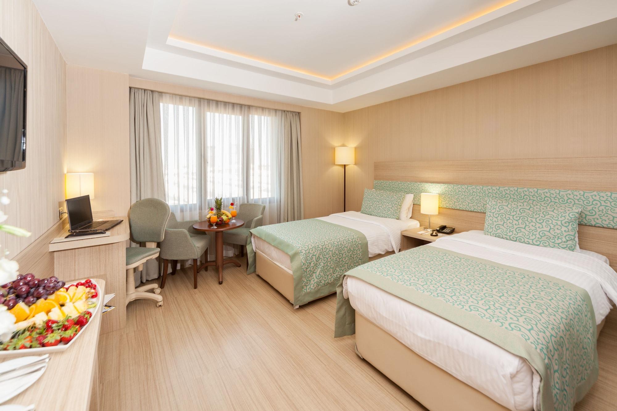 Hotel Golden Way Giyimkent 4*