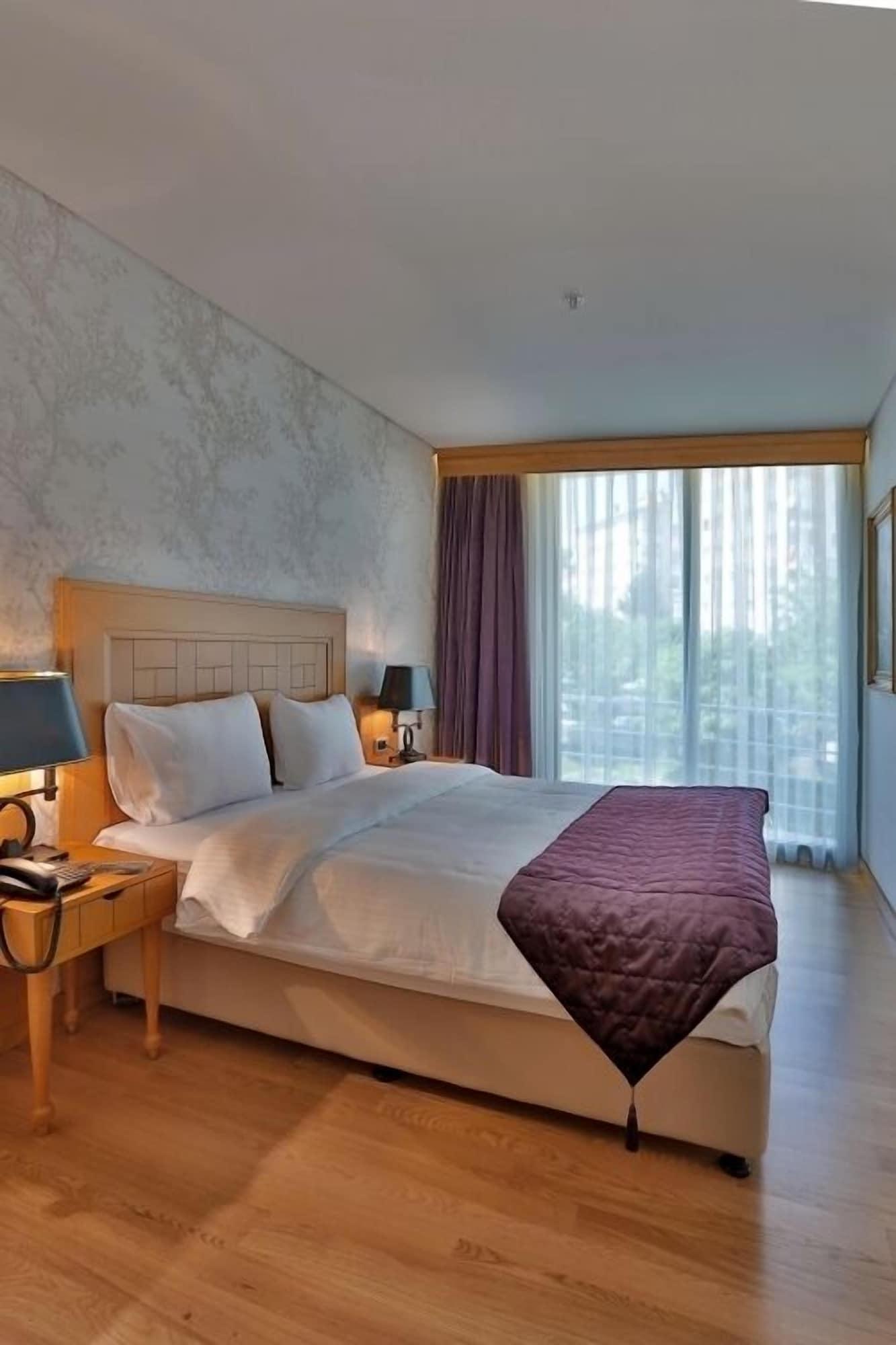 Queen & Hotel 4*