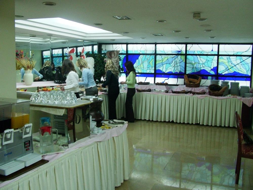 Aden Hotel