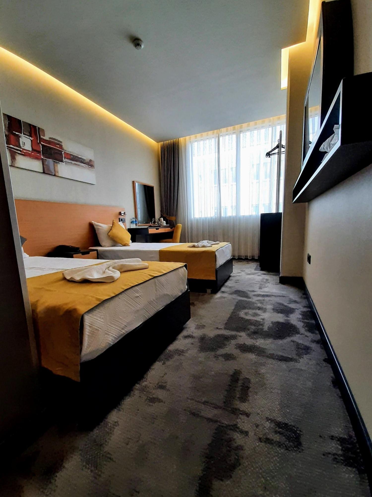 Sapko Airport 3*
