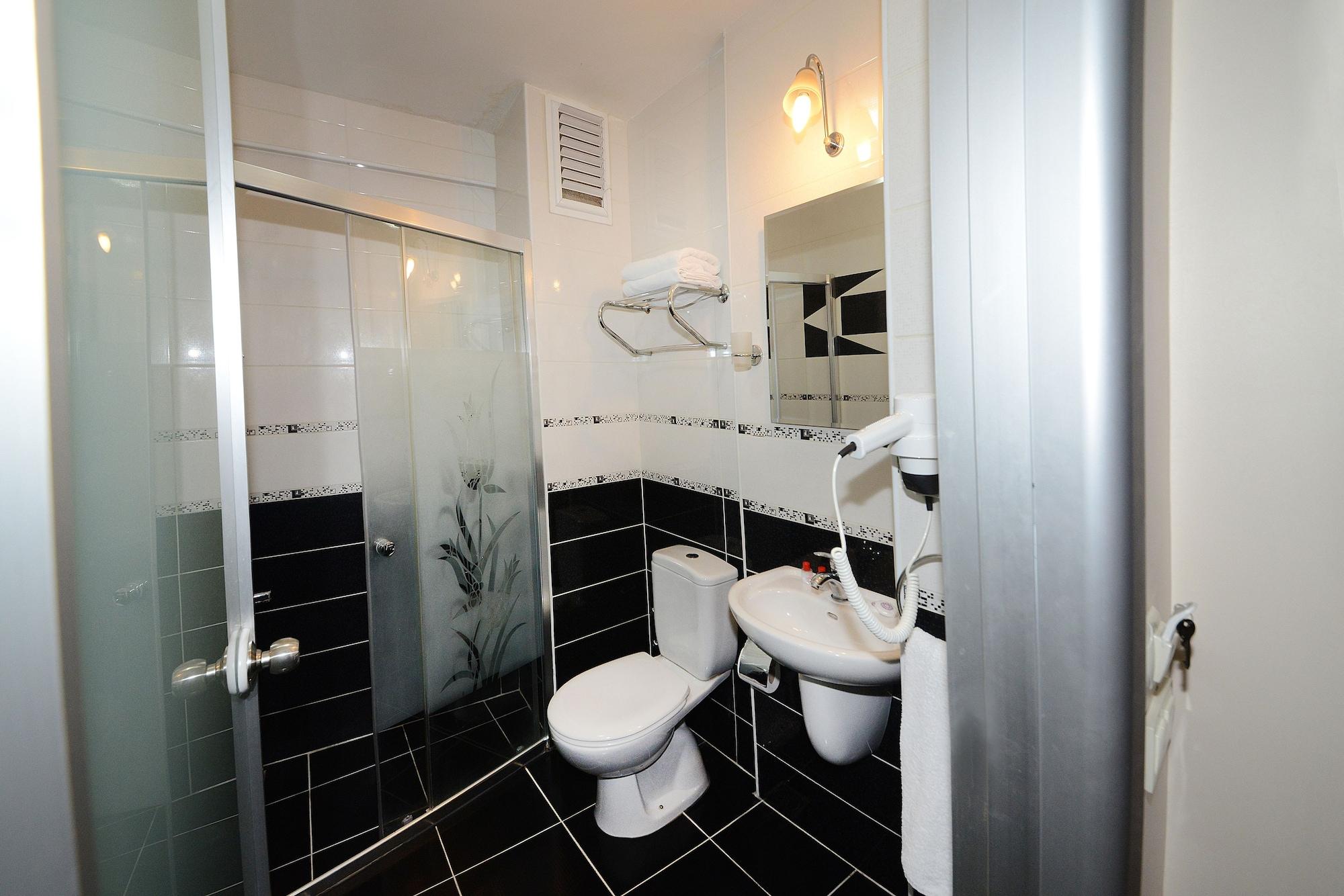 Grand Umit Hotel 2*
