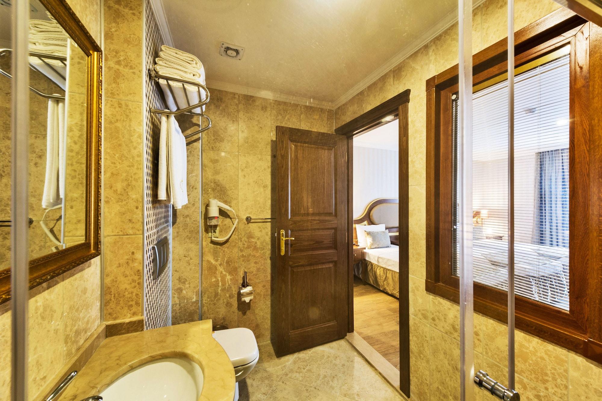 The Hotel 4*
