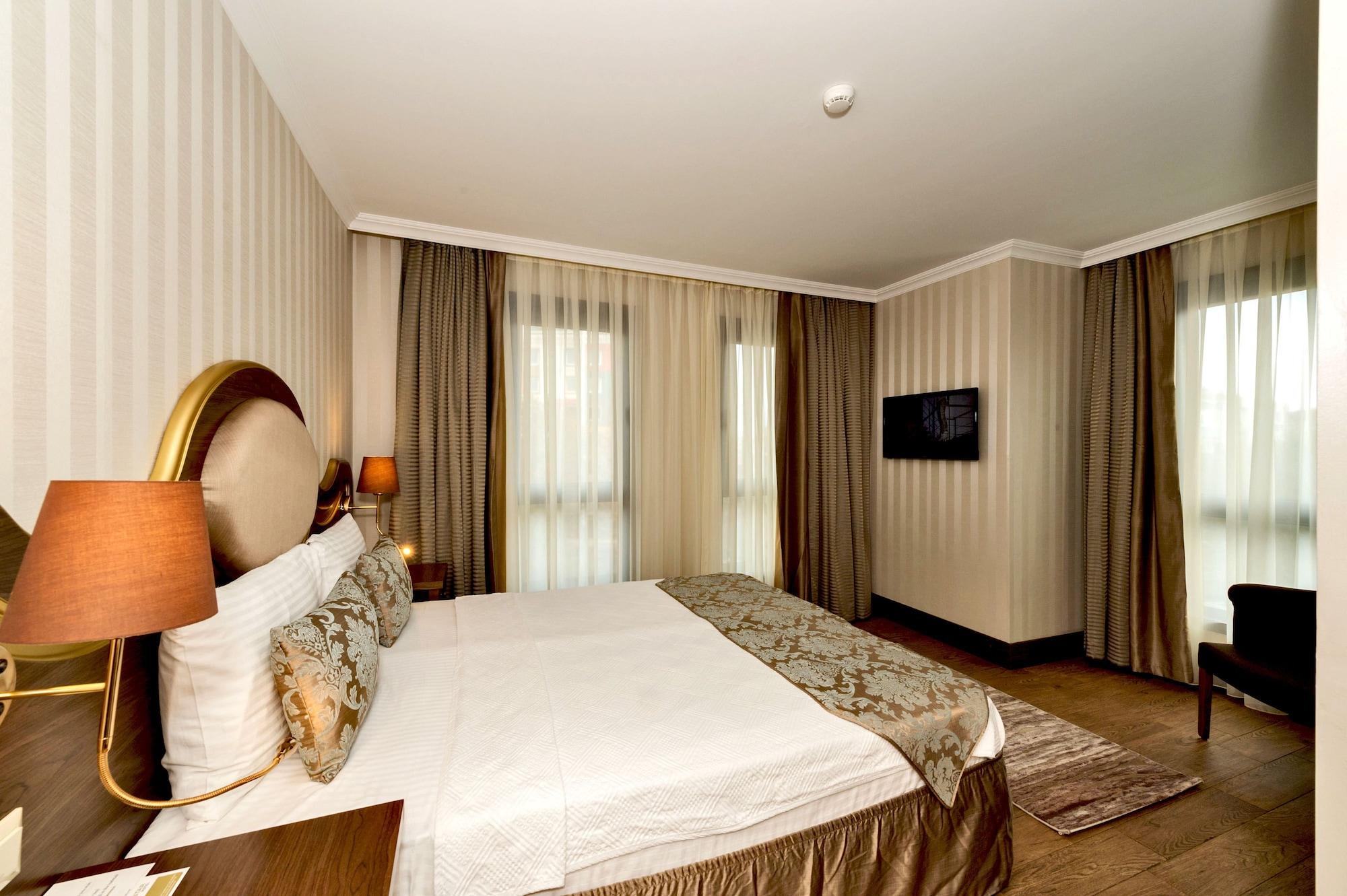 The Hotel 4*