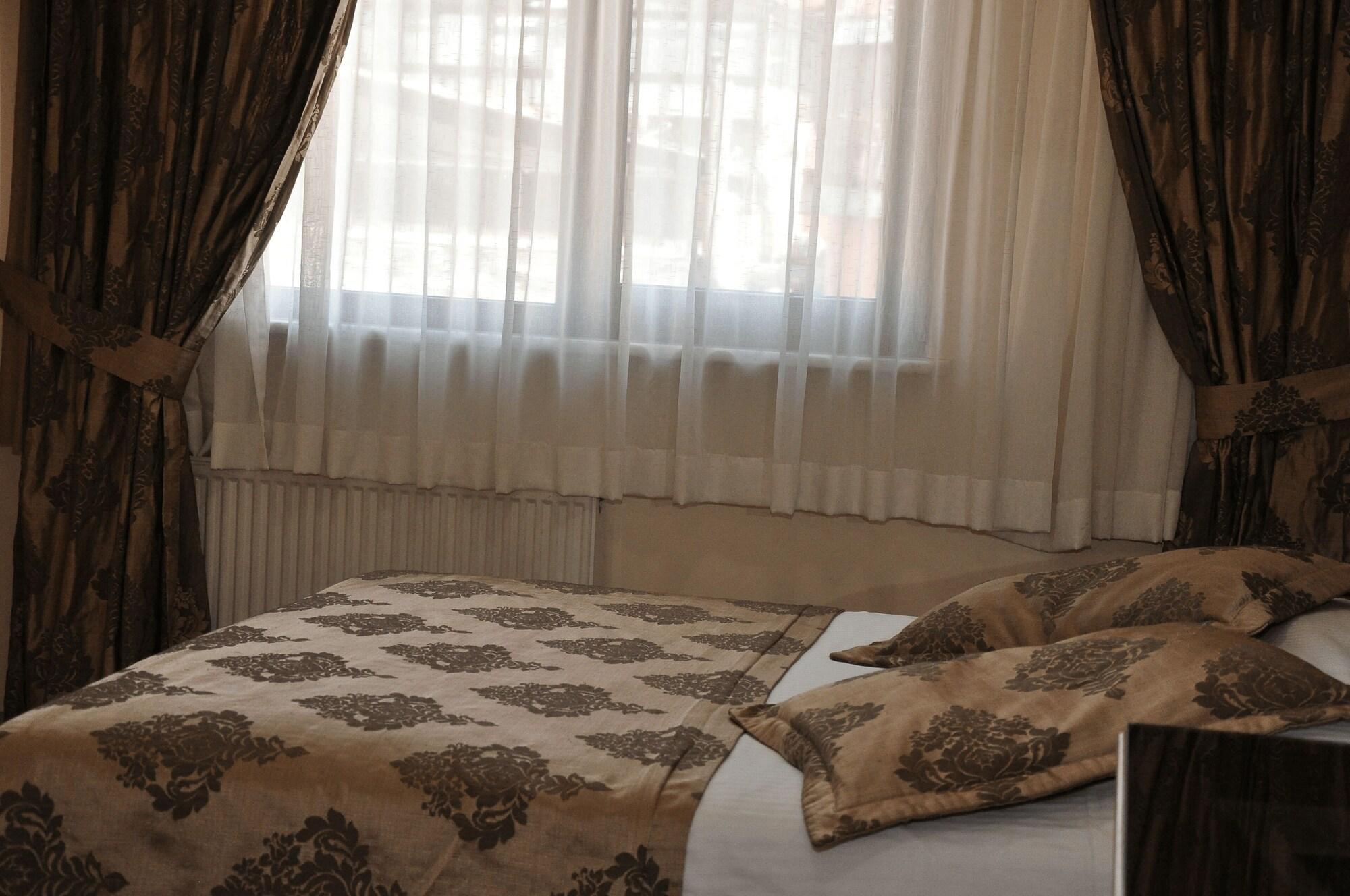 Grand Papirus Hotel 3*