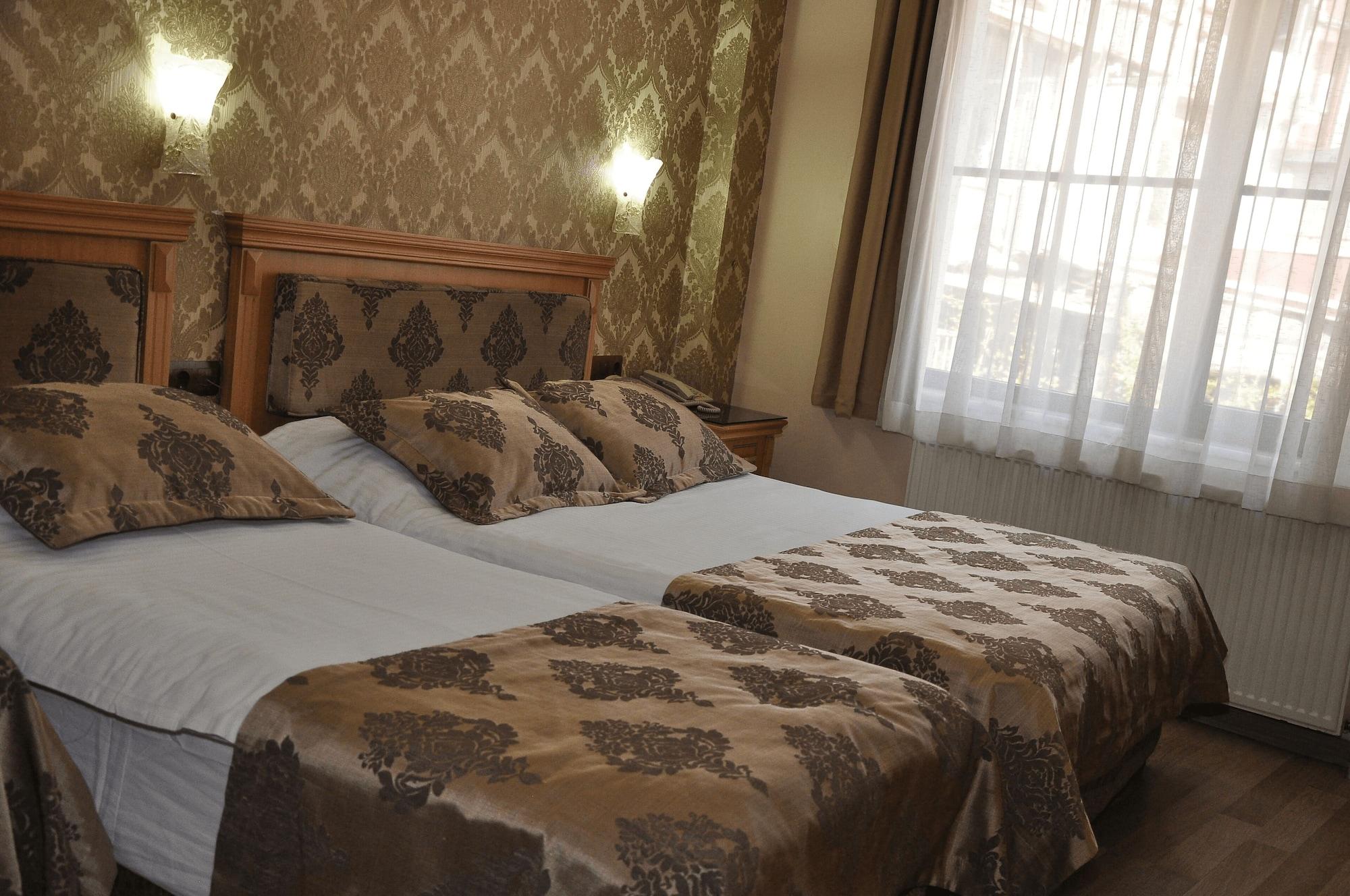 Grand Papirus 3*