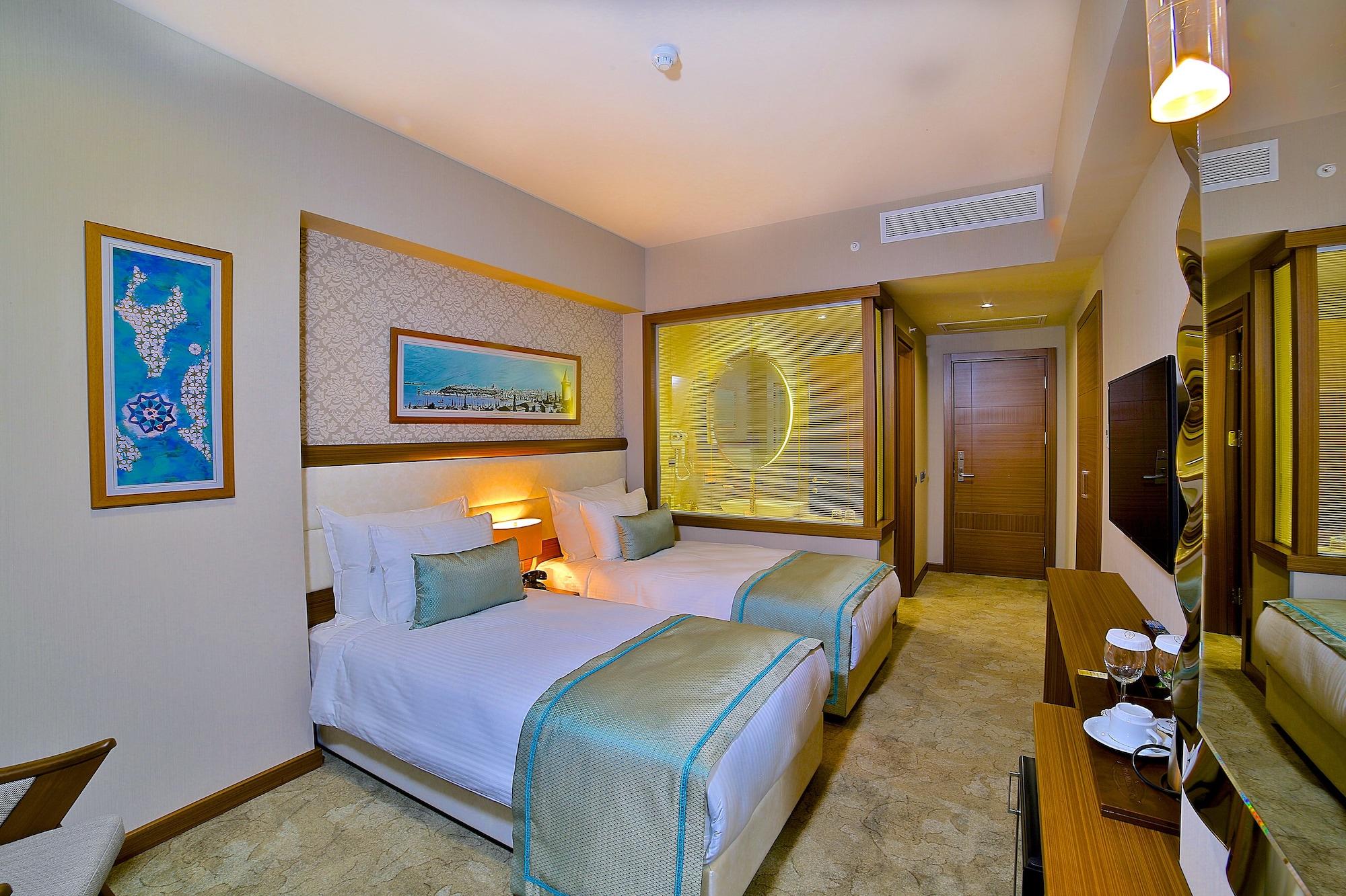 Momento Golden Horn Otel 4*
