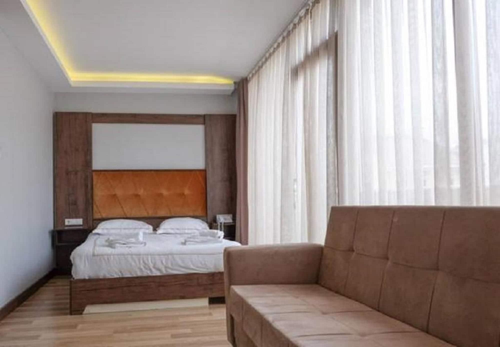 Bucoleon By Cheers Hostel *