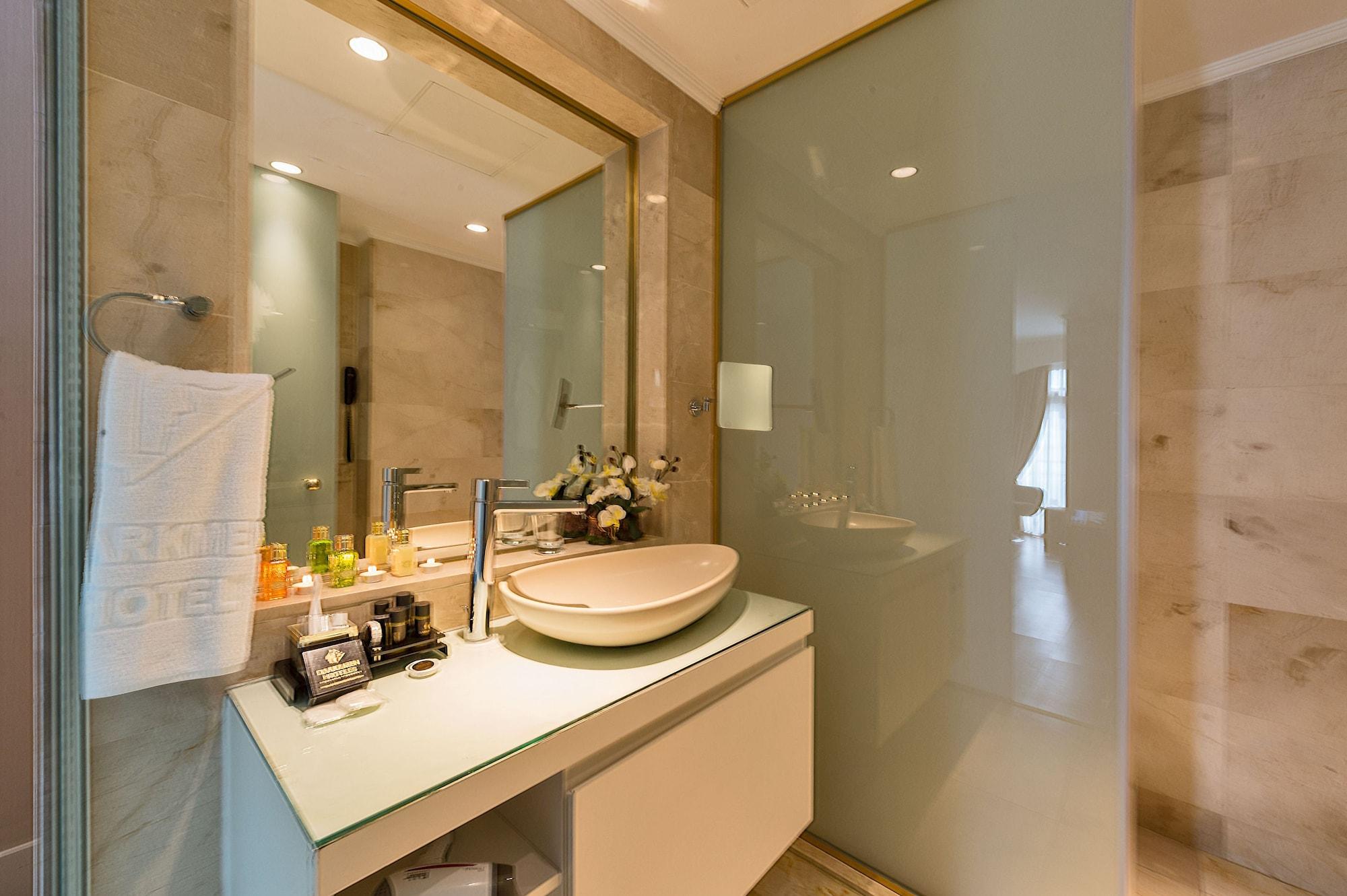 Darkmen Otel 3*