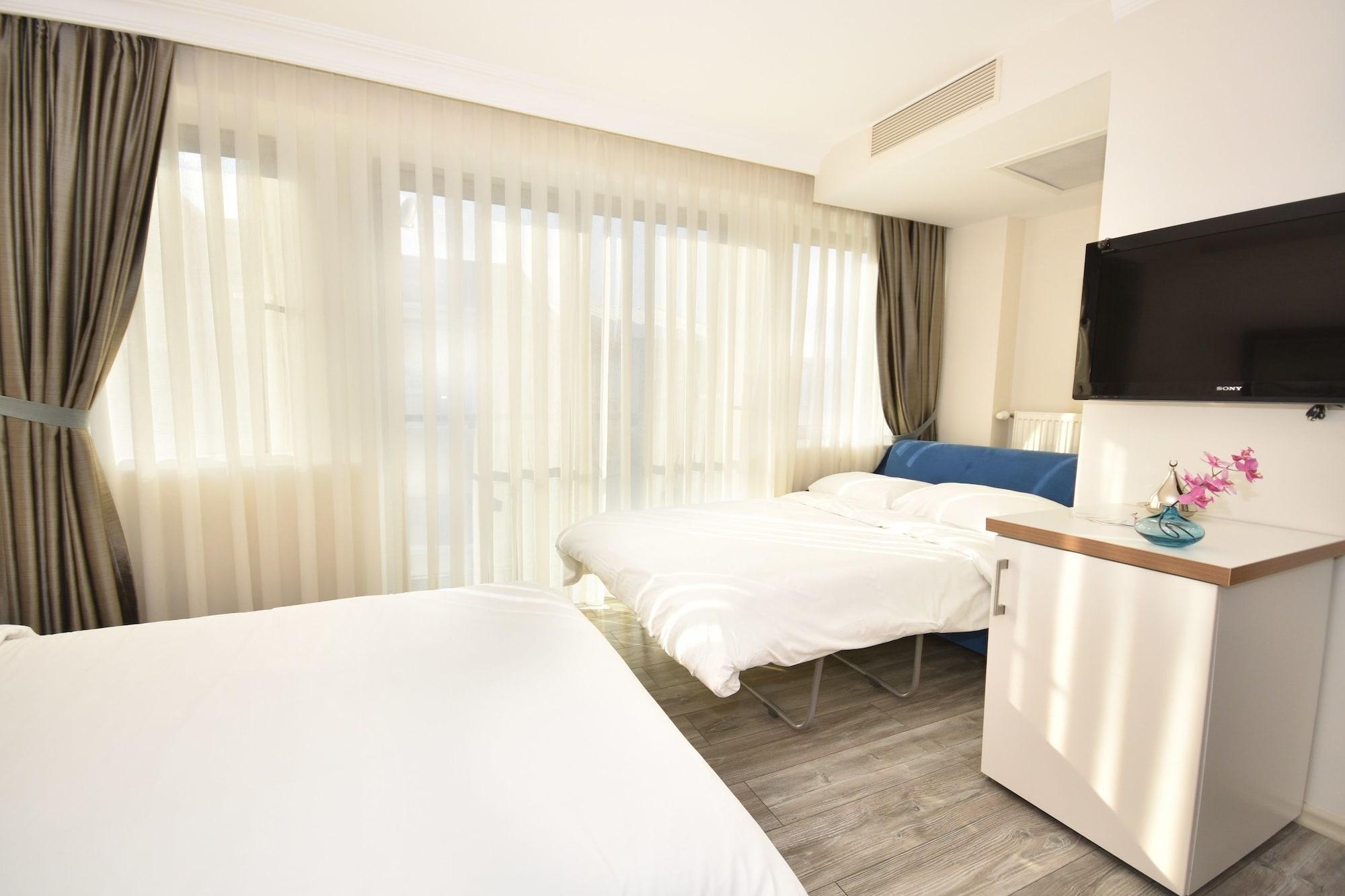 Elanaz Hotel 3*