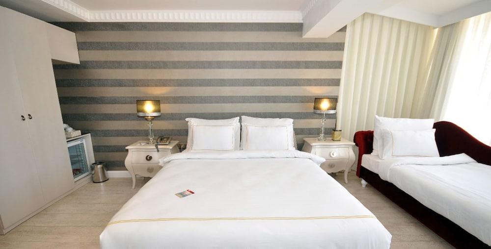 Nea Old Hotel 3*