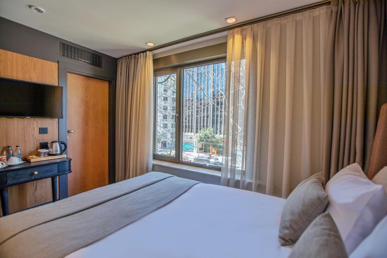 Root Karakoey Hotel 4*