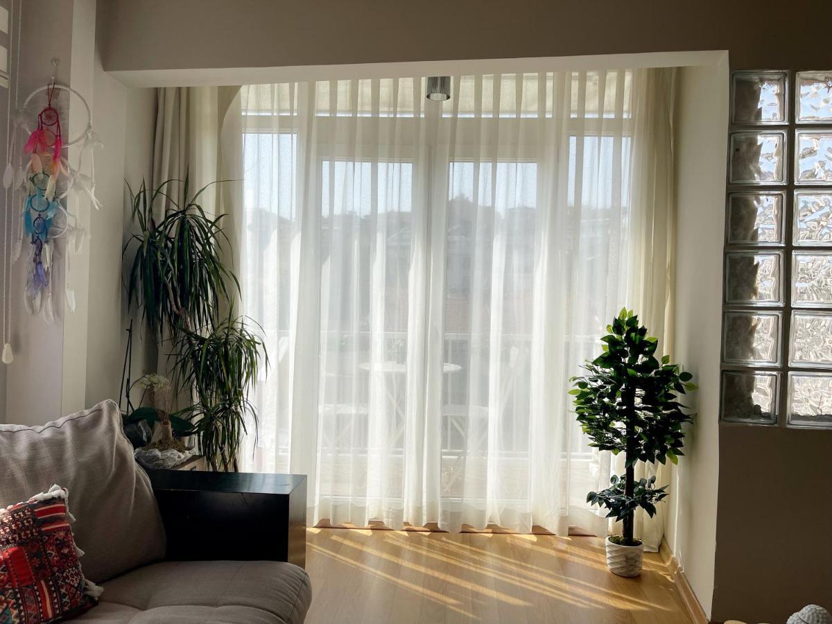 Cozy And Bright Near Bosphorus Apartment