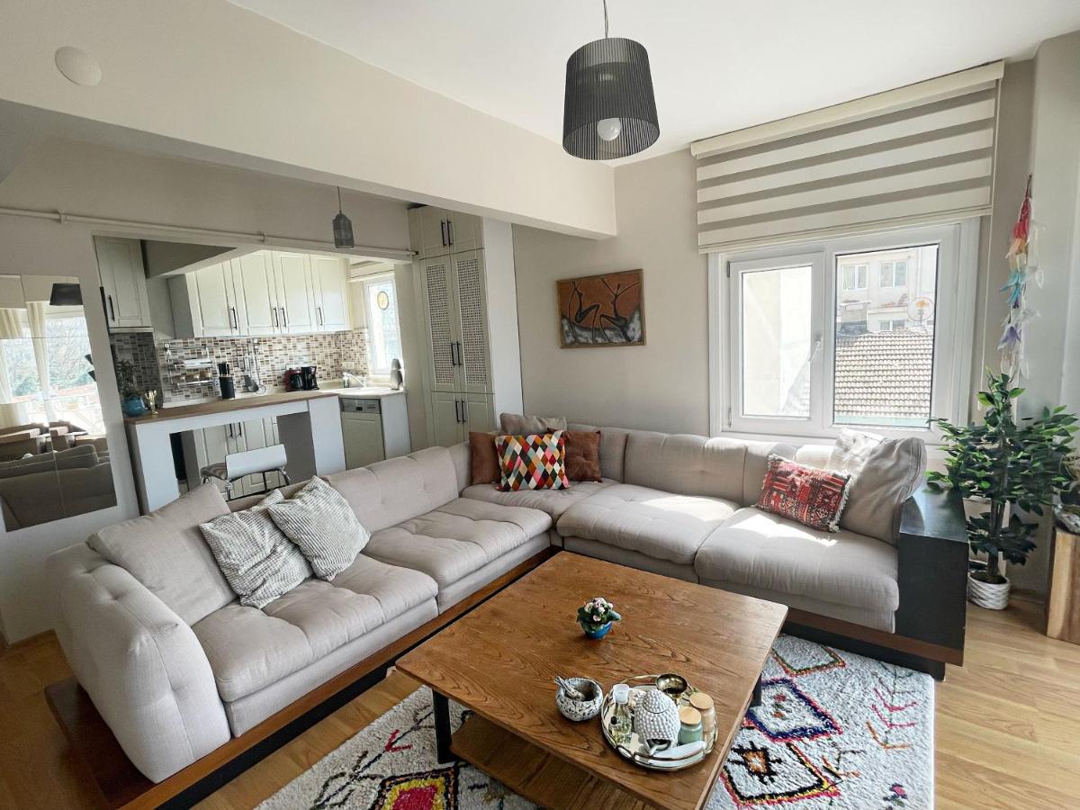 Cozy And Bright Near Bosphorus Apartment