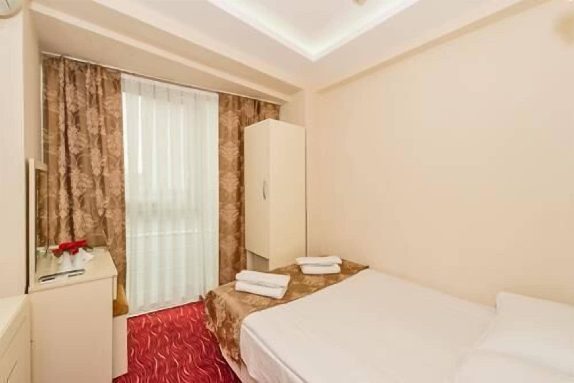 Maral Hotel